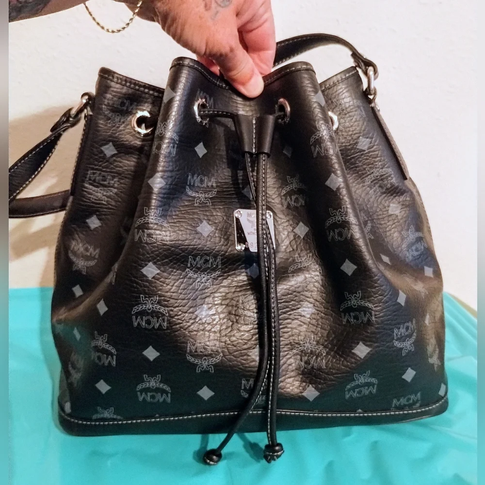 MCM Hobo Shoulder Bag Black Visetos EUC - Picture 4 of 11